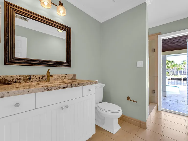 925 SE 10th St — Photo 28
