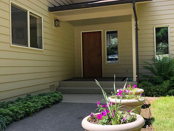 Covered entryway