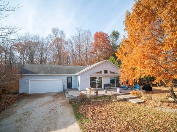 13200 Hopkins Forest Dr, Bear Lake, MI 49614