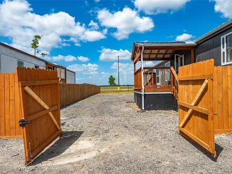 1133 Road 5823