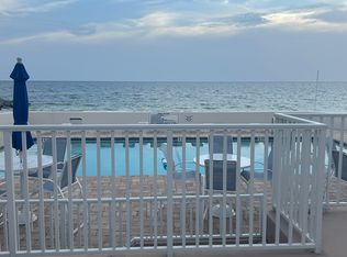 1900 Benjamin Franklin Dr #2, Sarasota, FL 34236