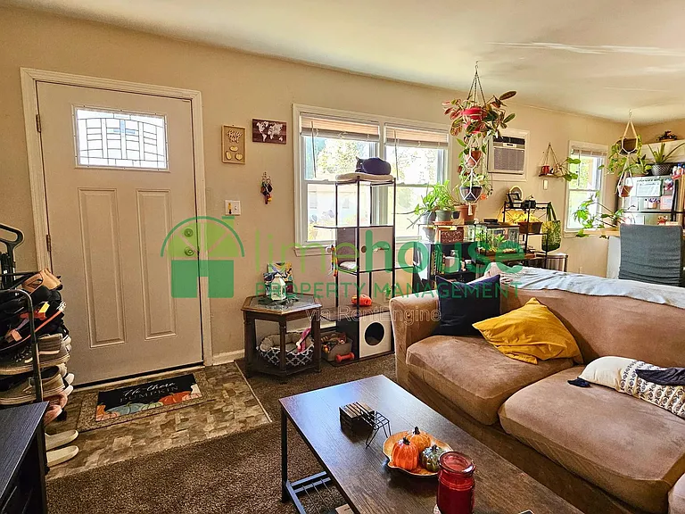 840 W 43rd St #B — Photo 3