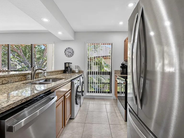 368 Brackenwood Cir — Photo 10