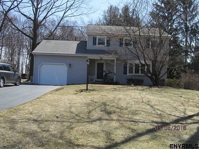 1st image of 2 Devon Ct