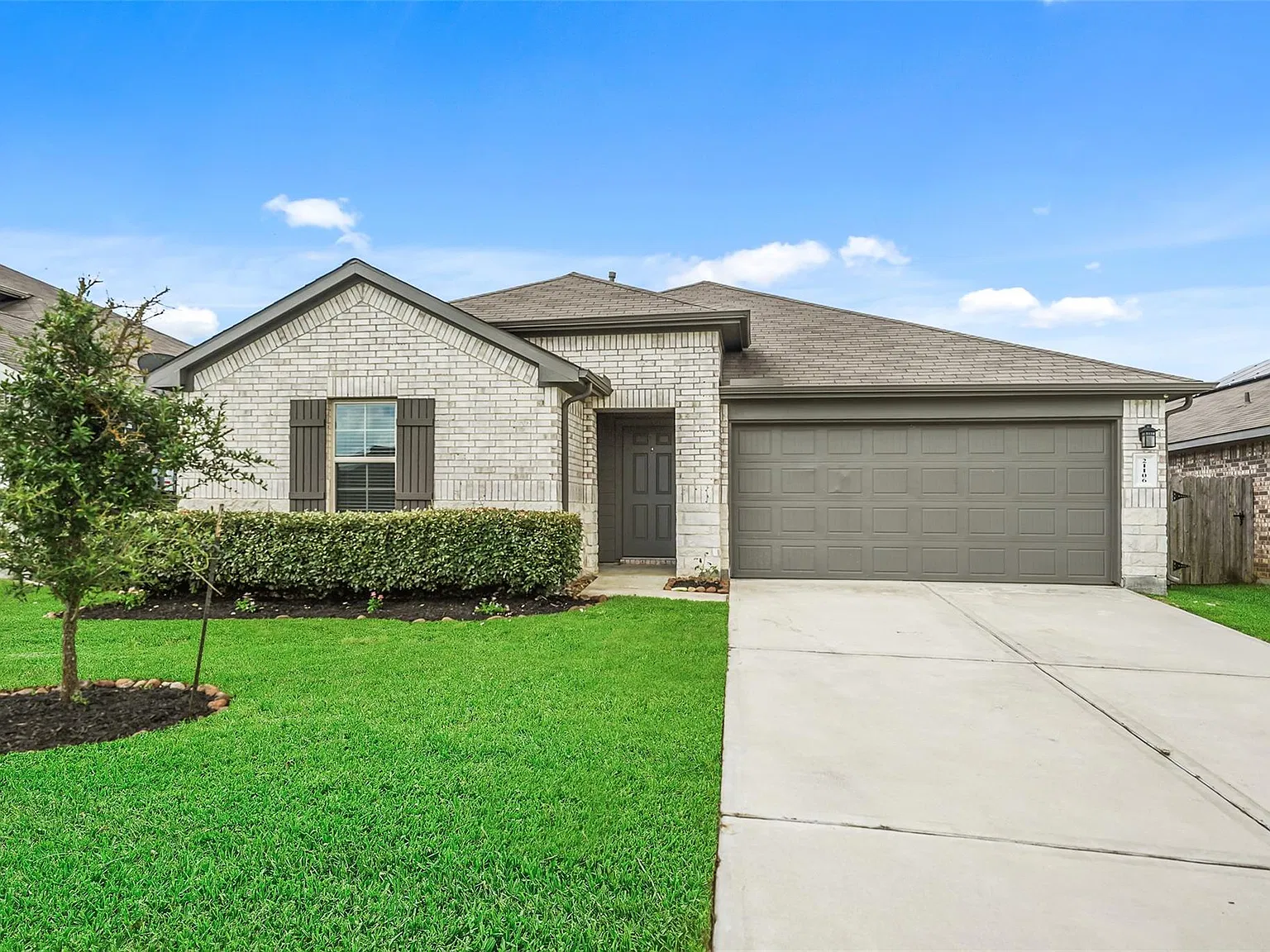 3 bed, 2.0 bath, 1702 sqft, $1,900 — Photo 2
