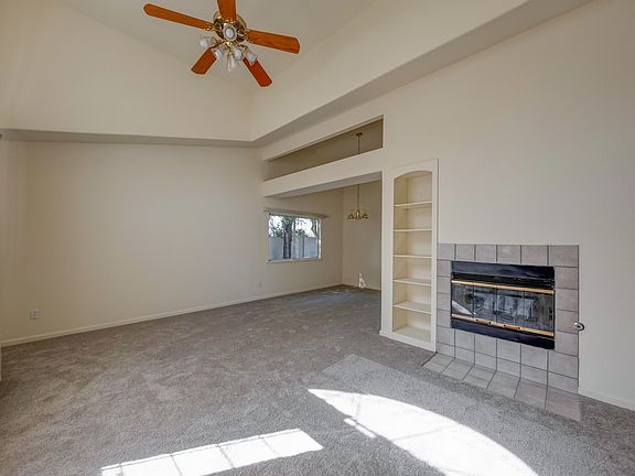 4th image of 300 Crescent Dr