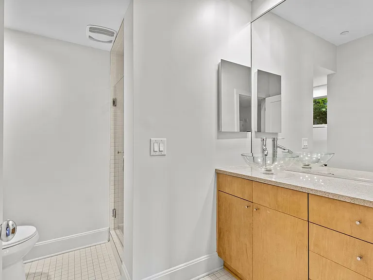 420 Queens Rd #7 — Photo 22