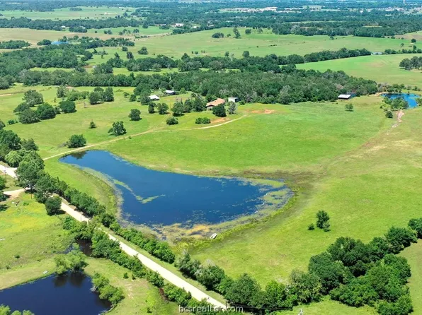 491 Mitch McMillan Rd, Franklin, TX 77856