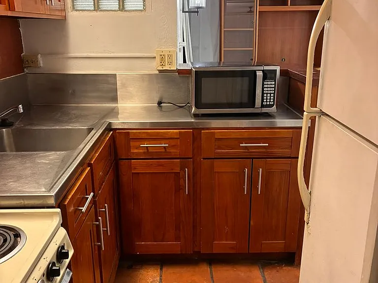 417 Namahana St #3 — Photo 11