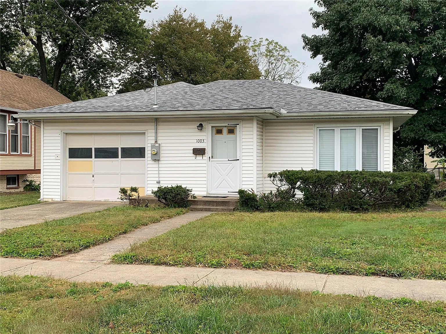 1003 Powell Ave photo 1