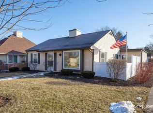 15 Garden Dr, Montgomery, IL