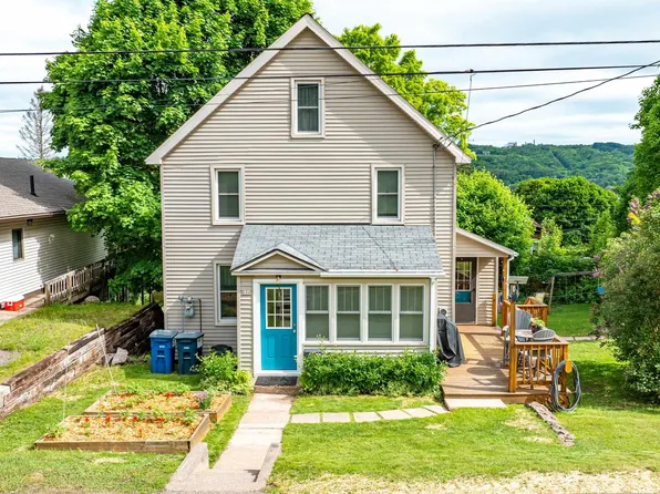 606 W Calverley Ave, Houghton, MI 49931