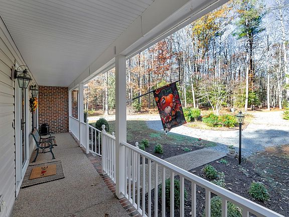 5th image of 16016 Daybreak Ln