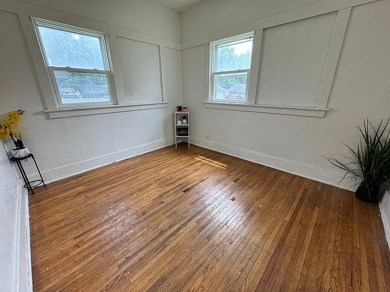 826 Williston Ave — Photo 18