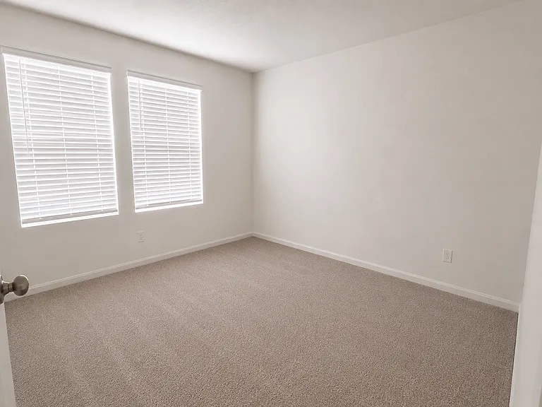 331 Madison Dr — Photo 29