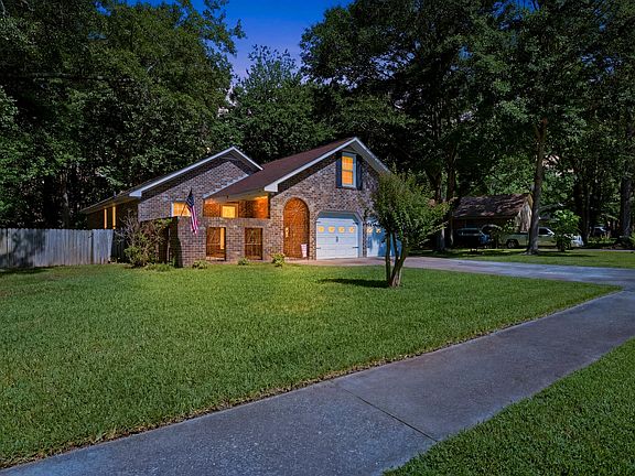 2nd image of 149 Southwold Cir