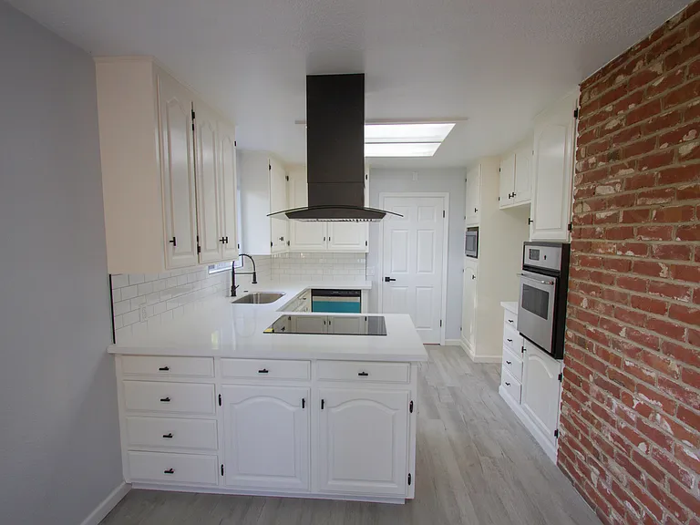 1434 Fordham Ave — Photo 14
