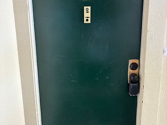 3rd image of 781 N Fair Oaks Ave APT 7