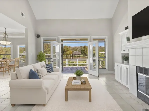 13538 Bayou Terrace Dr, Saint Amant, LA 70774