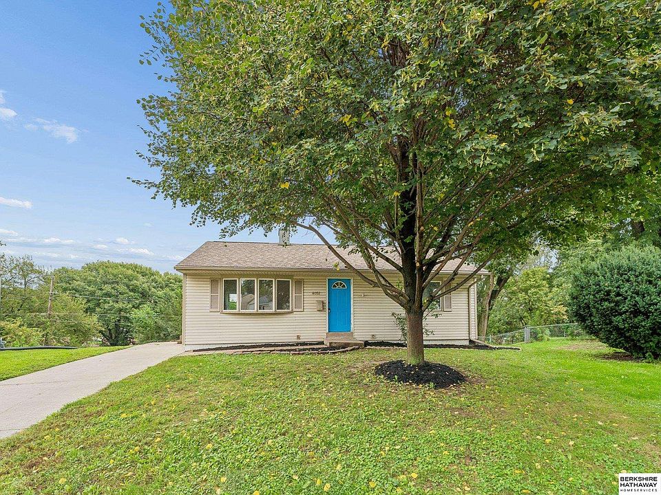 1st image of 4052 Valley Cir