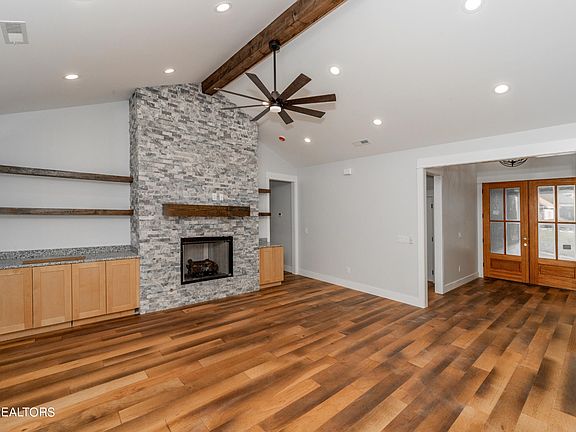 2nd image of 302 Uhdali Pl Lot 14
