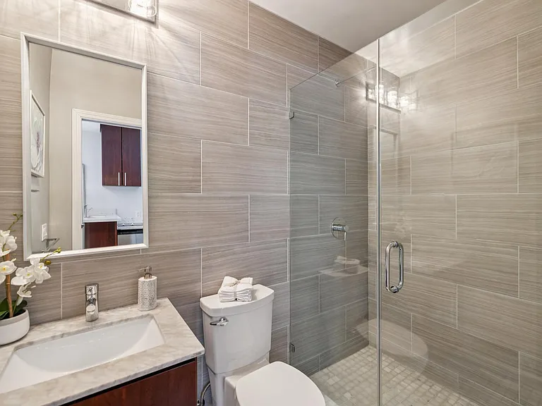 686 19th Ave — Photo 37