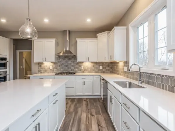 5150 Kerber Ct, Victoria, MN 55386
