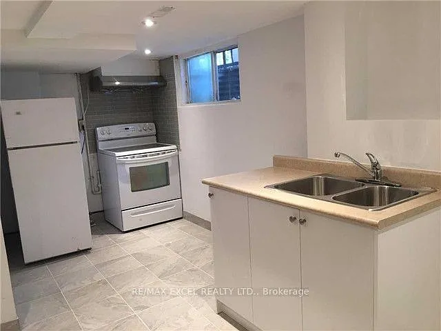4 bed, $2,500 — Photo 3