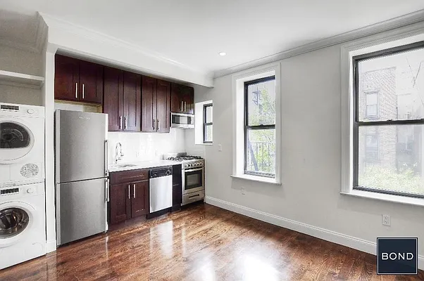 Rented by Bond New York | media 23