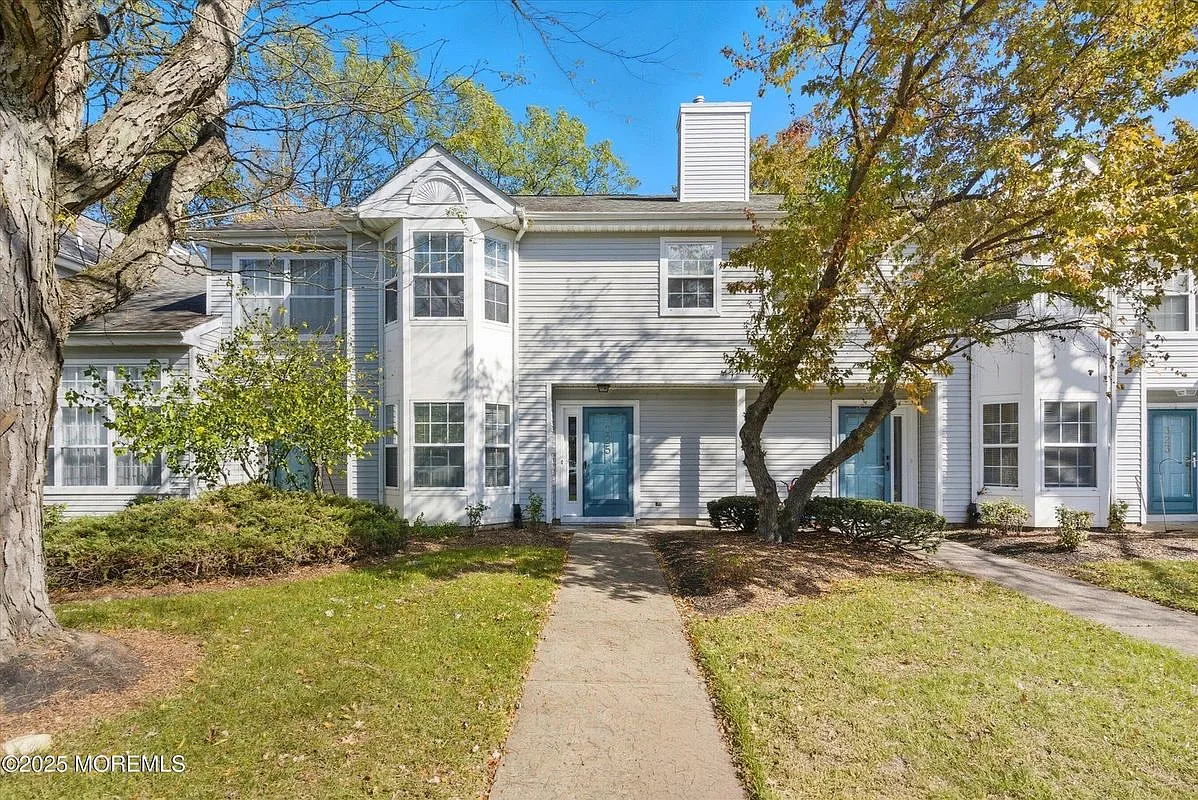 Building Photo - 325 Towne Dr