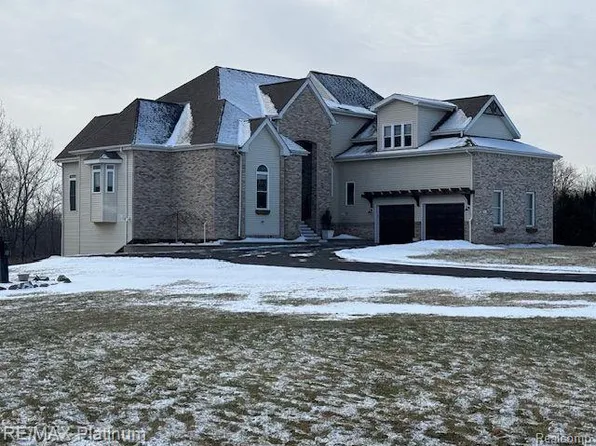 3511 Kipling Cir, Howell, MI 48843