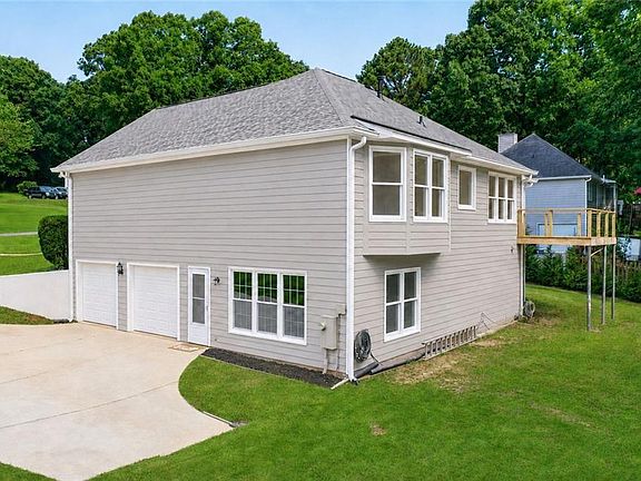 5th image of 3190 Lakecrest Dr
