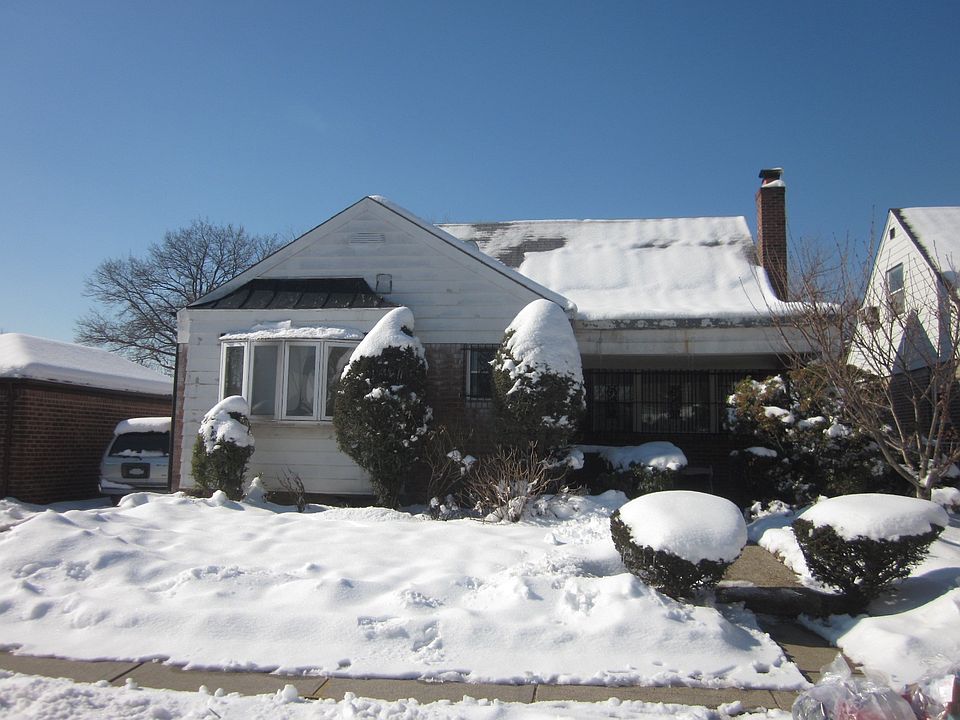 2nd image of 4860 190th St