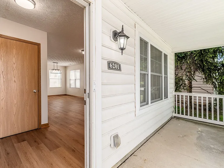 6201 Norway Glen Ave — Photo 5
