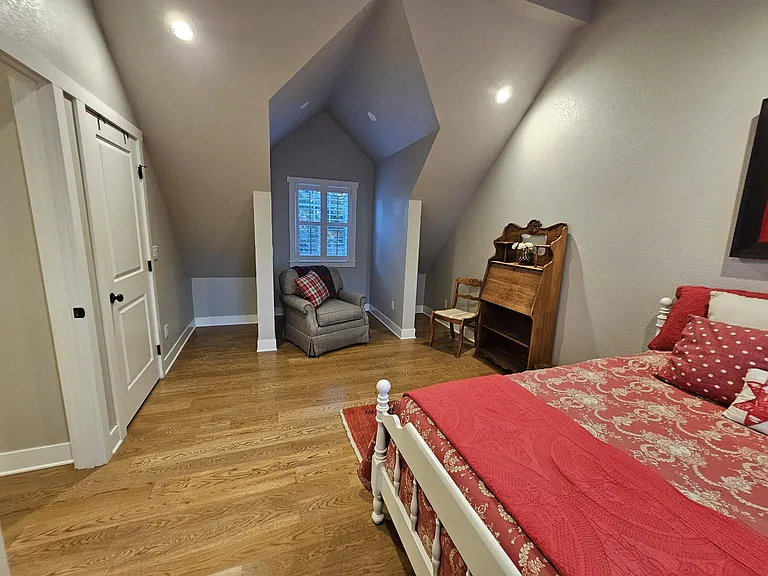 302 E Geneseo St #B — Photo 13