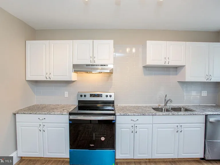 34 S Clinton St — Photo 11