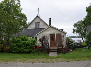 122 Wildwood Beach Rd, Quincy, MI 49082