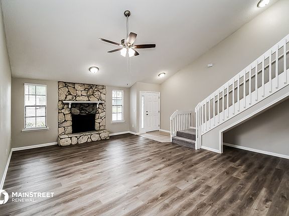 4th image of 3029 Hampstead Dr