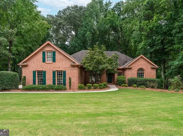 581 Sweetfern Ln, Sugar Hill, GA 30518