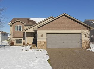 407 Cardinal Ct NW, Isanti, MN 55040