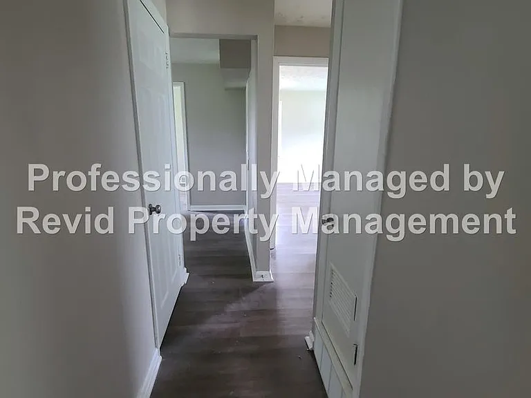 196 Ivan Rd — Photo 17