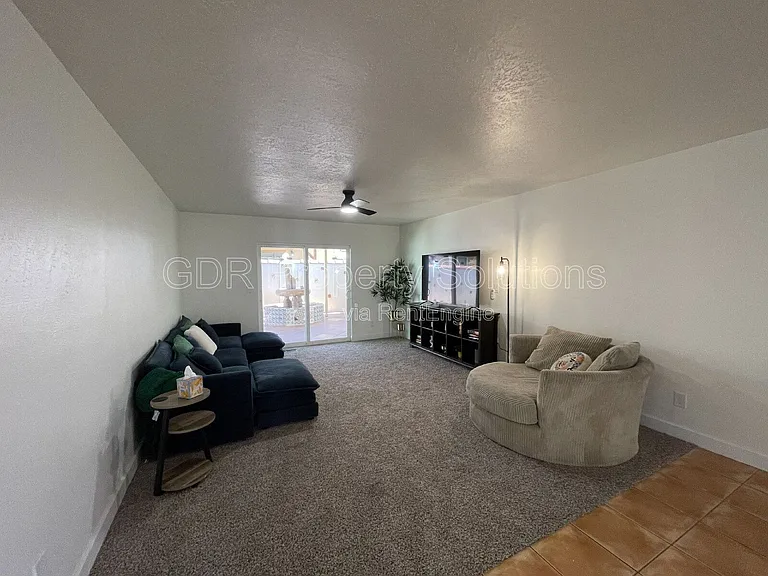 520 Ortiz Dr NE — Photo 5