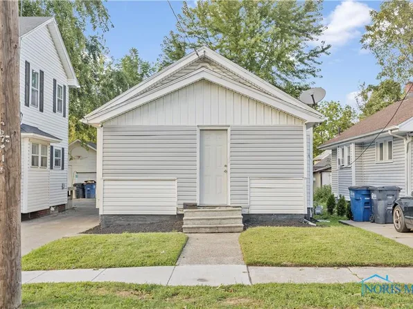 1818 Barrows St, Toledo, OH 43613