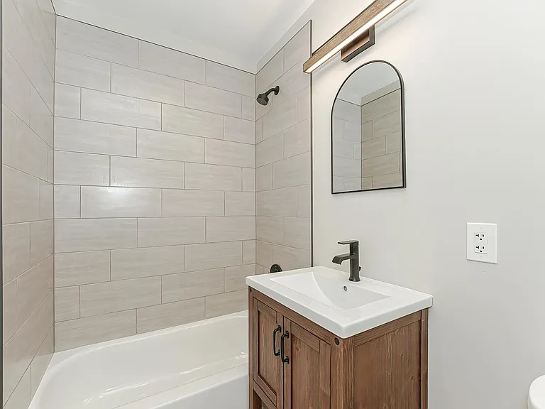 24 Saint James St #24 — Photo 5