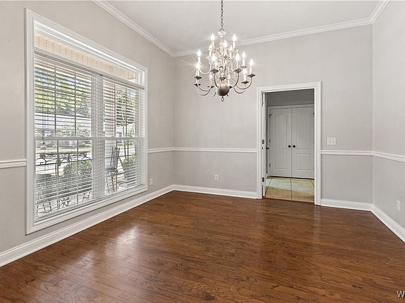 4th image of 1842 Harrison Dr