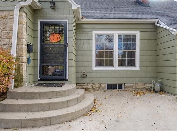 2nd image of 2807 W 49th Ter