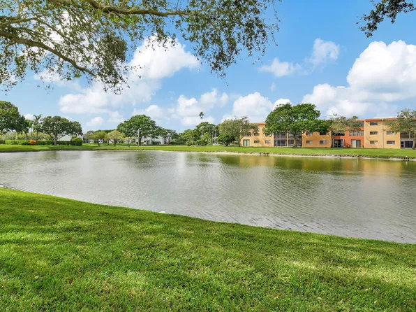 5550 Witney Drive #105, Delray Beach, FL 33484