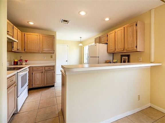 4th image of 2643 Millwood Ct