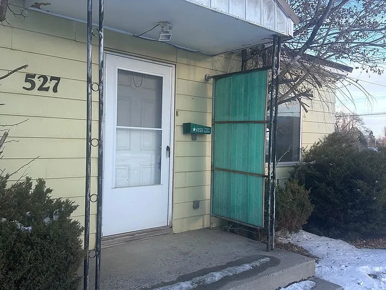 527 Jensen St — Photo 2