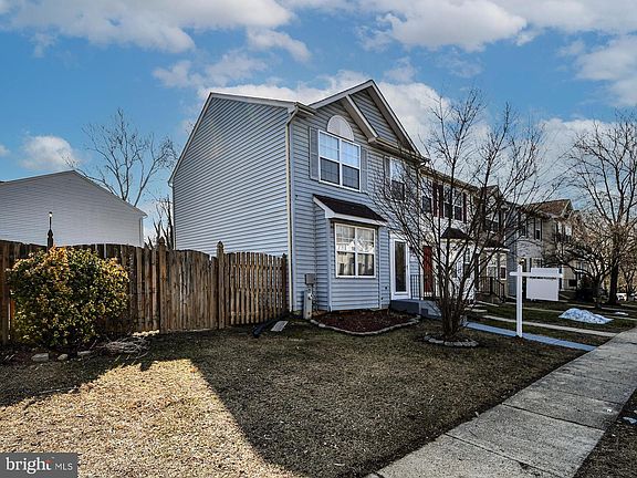 3rd image of 211 Green Fern Way